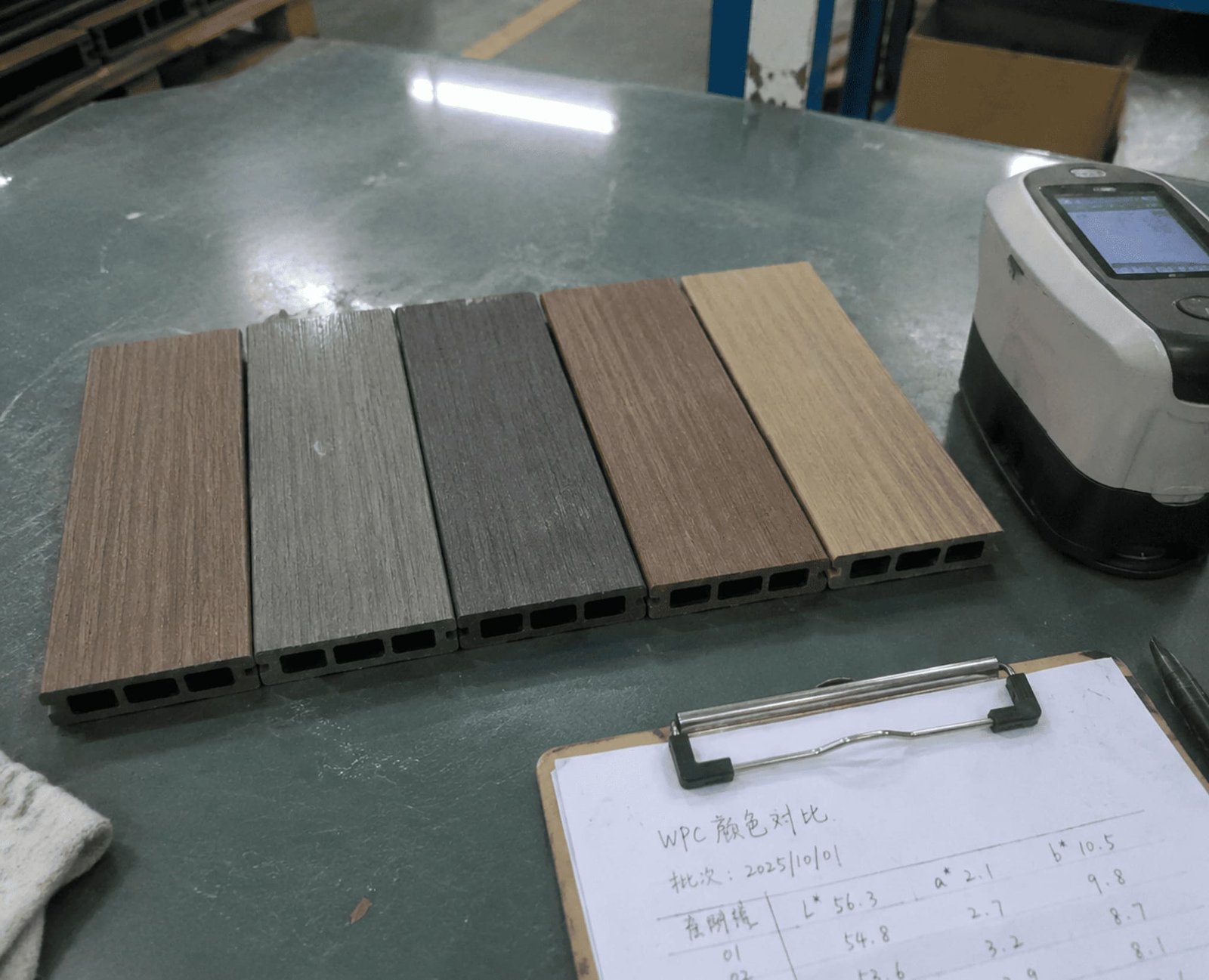 Physical batch control for color matching composite decking manufacturer batch control samples